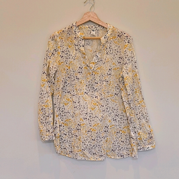2/$20 Floral long sleeve top - Picture 1 of 5